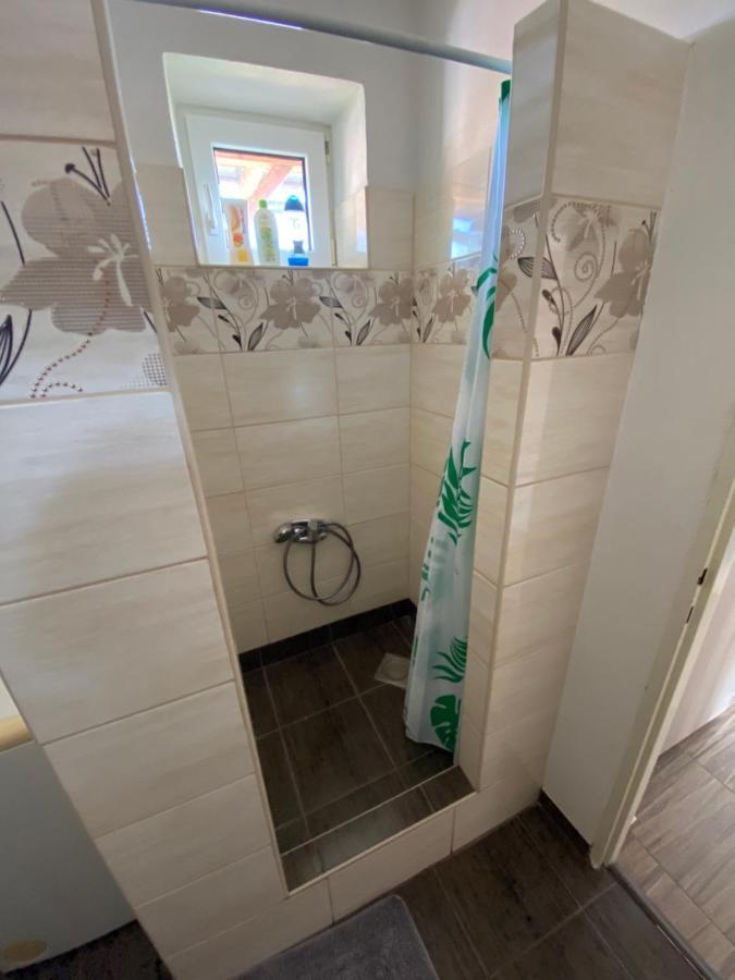 Spacious Apartment With Free Parking Зволен Экстерьер фото